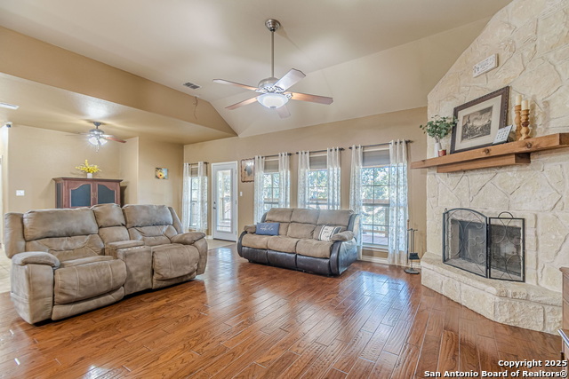 Image 8 of 50 For 249 Lakeridge Loop