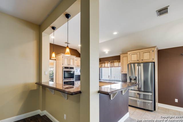 Listing photo id 8 for 16335 Drystone