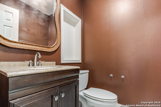 Listing photo id 12 for 16335 Drystone