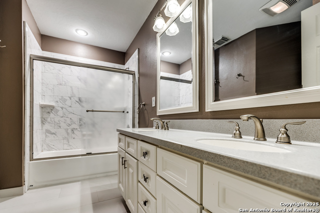 Listing photo id 20 for 16335 Drystone