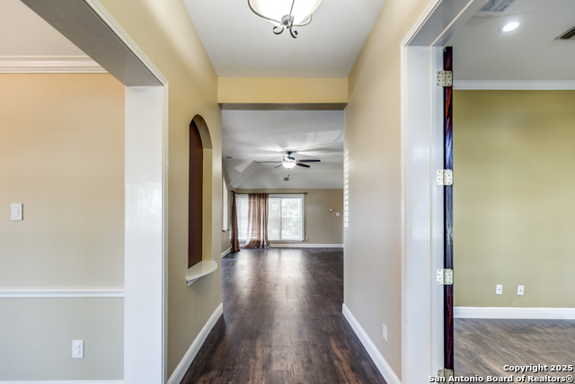 Listing photo id 2 for 16335 Drystone