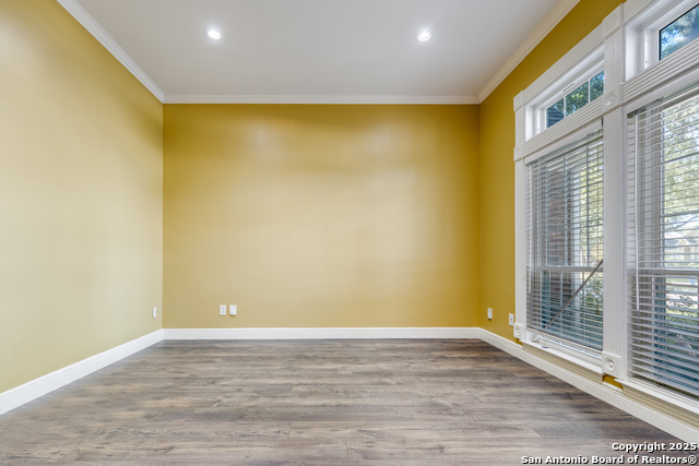 Listing photo id 6 for 16335 Drystone