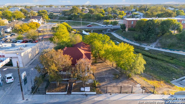 Image 19 of 26 For 1610 Commerce W