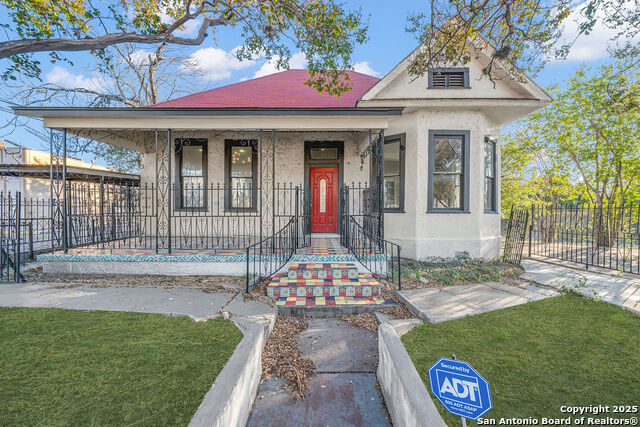 Image 2 of 26 For 1610 Commerce W