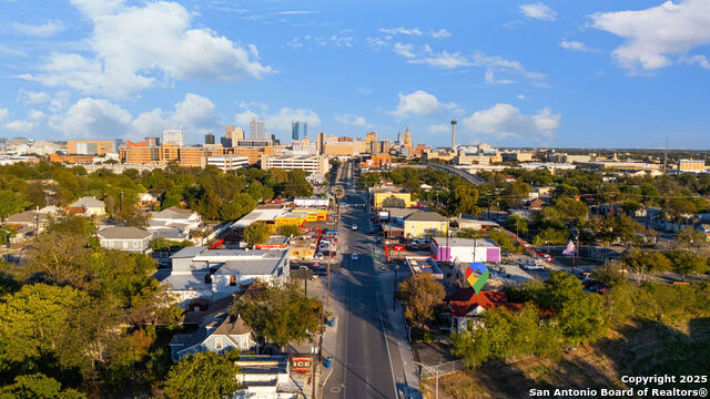 Image 25 of 26 For 1610 Commerce W