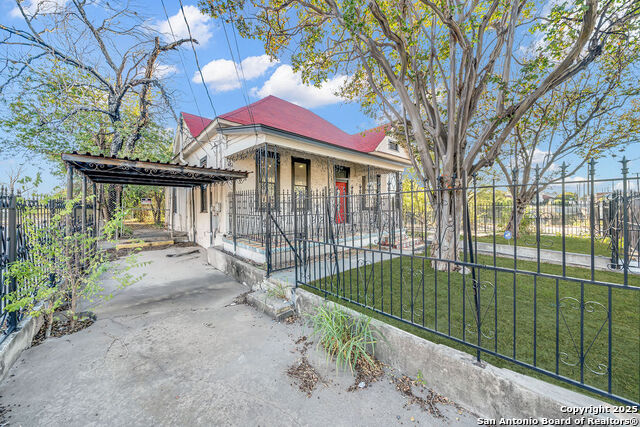 Image 4 of 26 For 1610 Commerce W