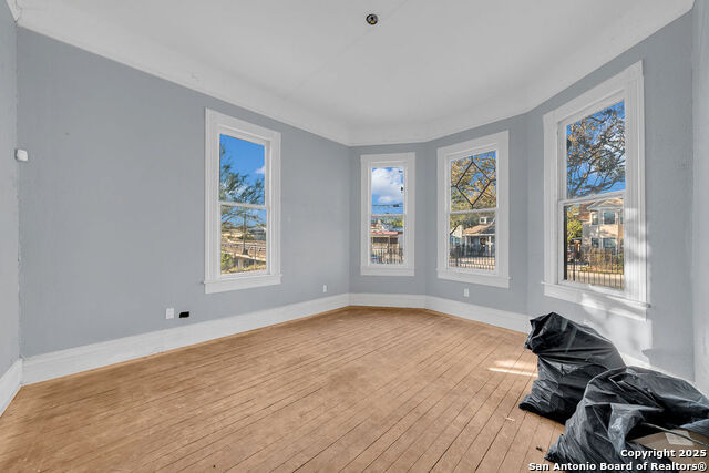 Image 6 of 26 For 1610 Commerce W