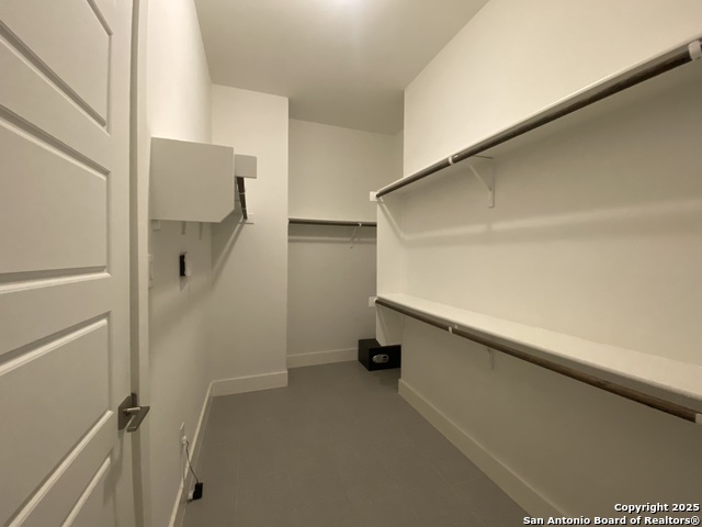 Image 18 of 29 For 825 Saint Marys N Unit 102