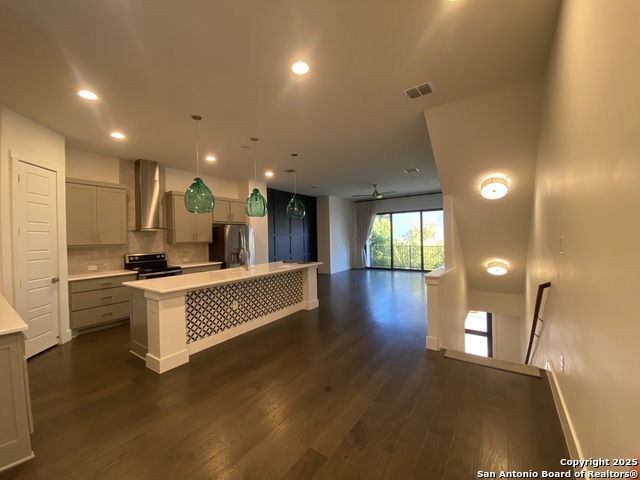 Image 6 of 29 For 825 Saint Marys N Unit 102