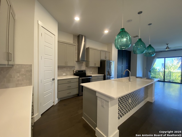 Image 9 of 29 For 825 Saint Marys N Unit 102