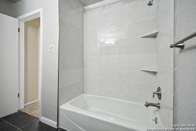 Image 11 of 18 For 1024 Mission Dr  B