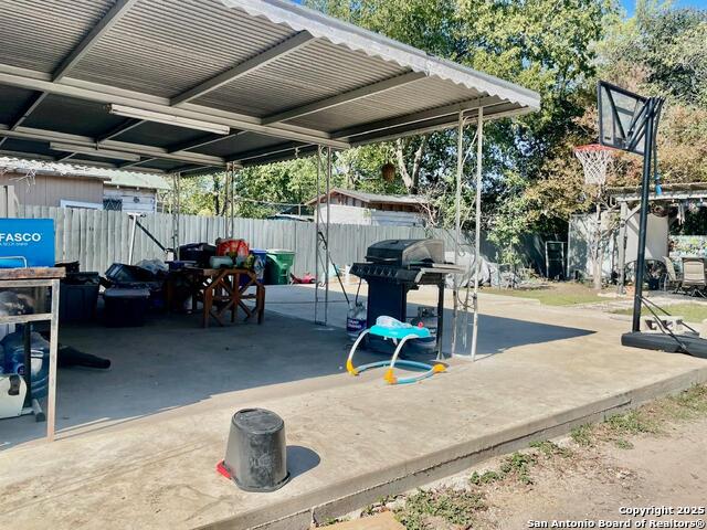 Image 30 of 32 For 941 Ripford