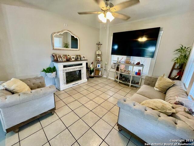 Image 7 of 32 For 941 Ripford