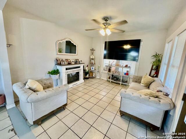 Image 8 of 32 For 941 Ripford