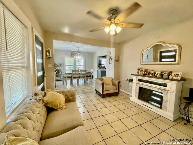 Image 9 of 32 For 941 Ripford