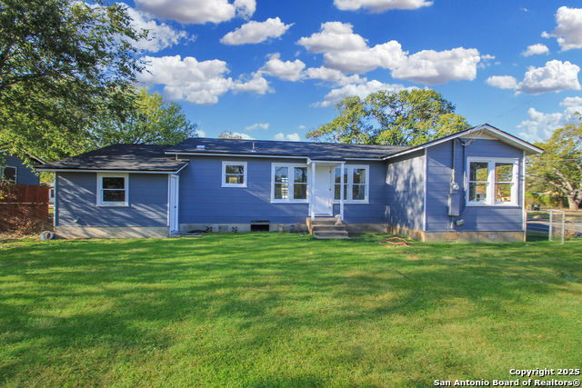 Listing photo id 12 for 516 Aviation