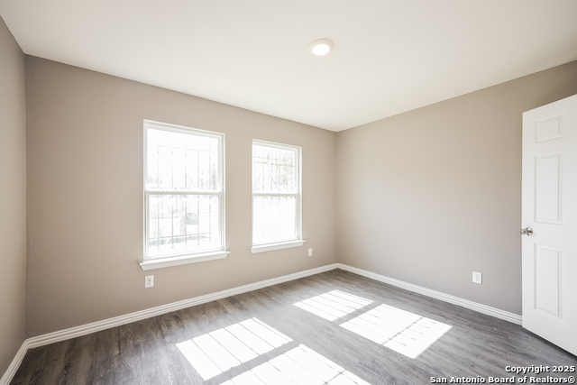 Image 16 of 21 For 3343 Martin Luther King