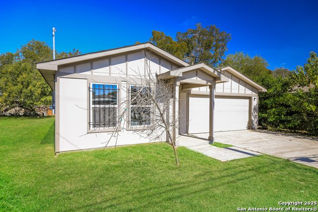 Image 2 of 21 For 3343 Martin Luther King