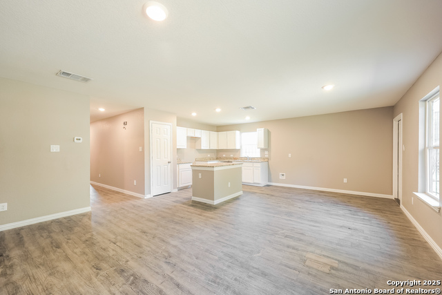 Image 4 of 21 For 3343 Martin Luther King