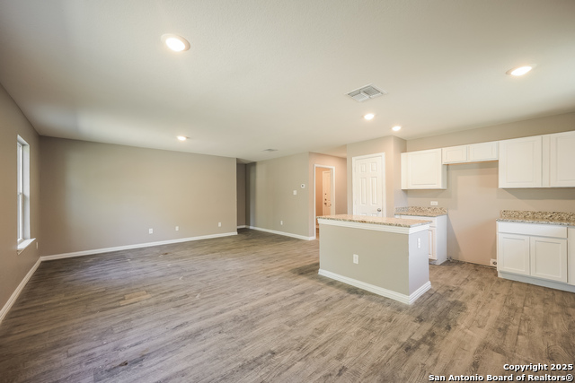 Image 6 of 21 For 3343 Martin Luther King