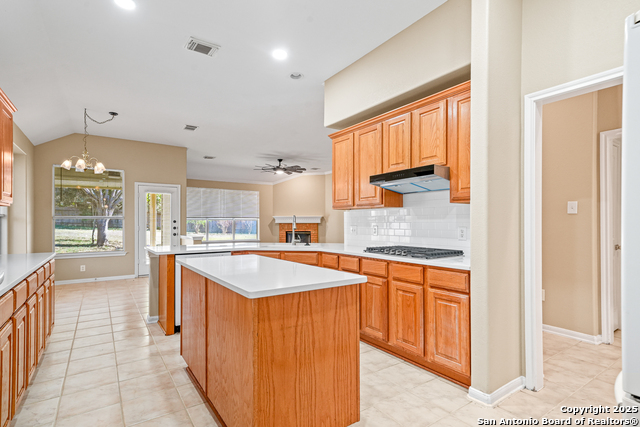 Image 10 of 31 For 8615 Traciney Blvd