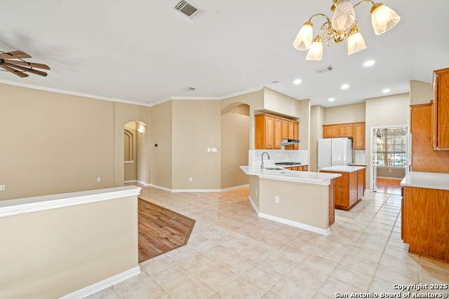 Image 12 of 31 For 8615 Traciney Blvd