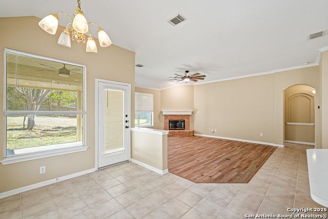 Image 13 of 31 For 8615 Traciney Blvd