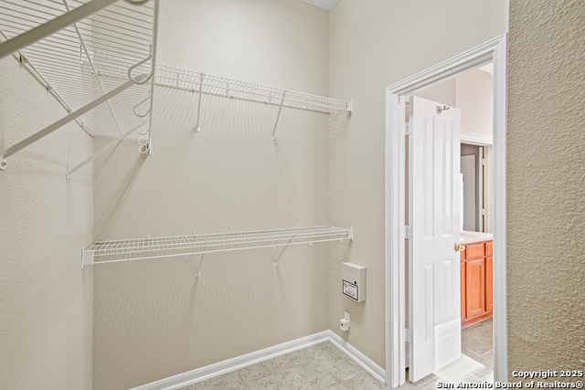 Image 23 of 31 For 8615 Traciney Blvd