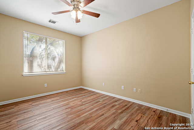 Image 25 of 31 For 8615 Traciney Blvd