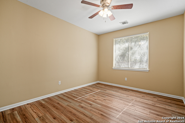 Image 26 of 31 For 8615 Traciney Blvd