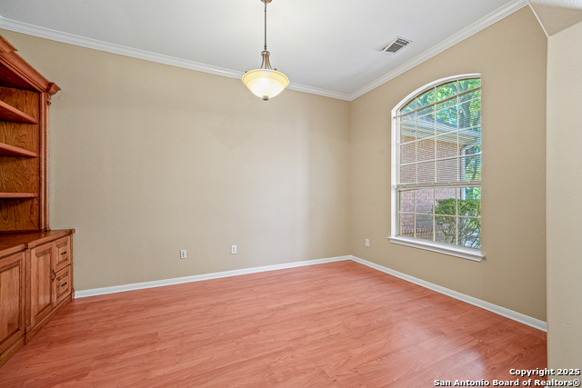 Image 7 of 31 For 8615 Traciney Blvd