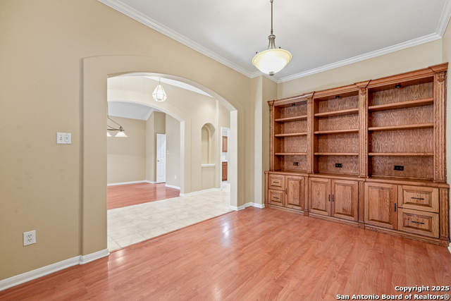 Image 8 of 31 For 8615 Traciney Blvd