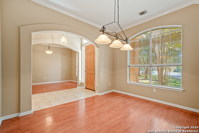 Image 9 of 31 For 8615 Traciney Blvd