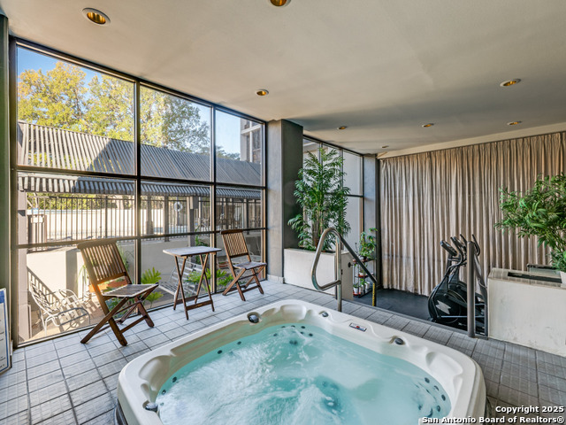 Image 15 of 20 For 7701 Wurzbach Rd 806