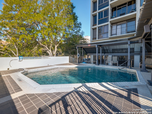 Image 17 of 20 For 7701 Wurzbach Rd 806