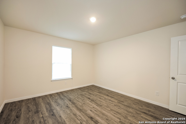 Image 14 of 21 For 574 Morningview