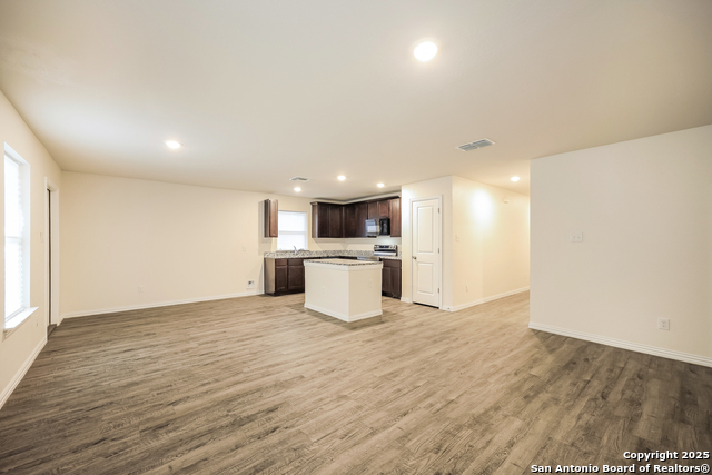 Image 4 of 21 For 574 Morningview