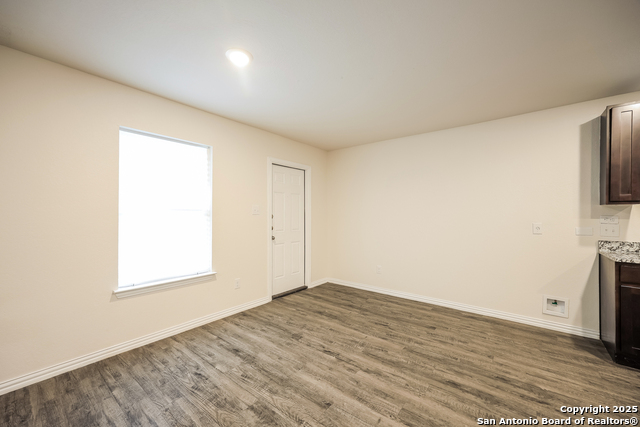 Image 6 of 21 For 574 Morningview