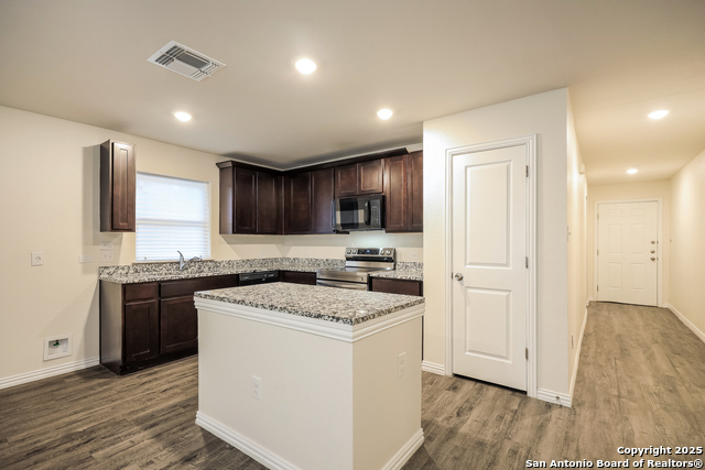 Image 8 of 21 For 574 Morningview