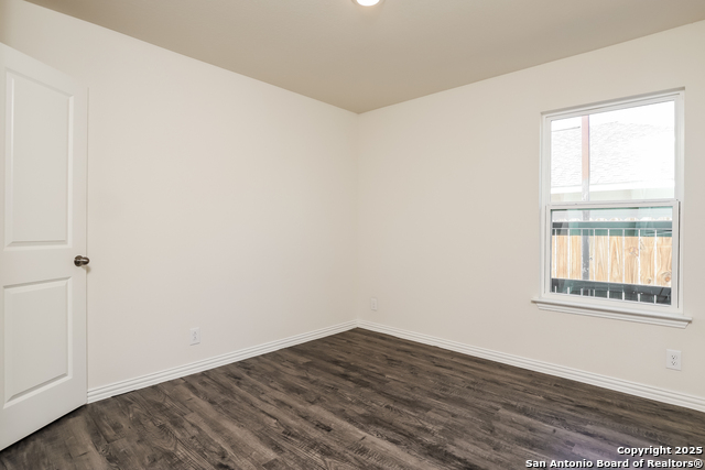 Image 14 of 21 For 1622 Saenz  