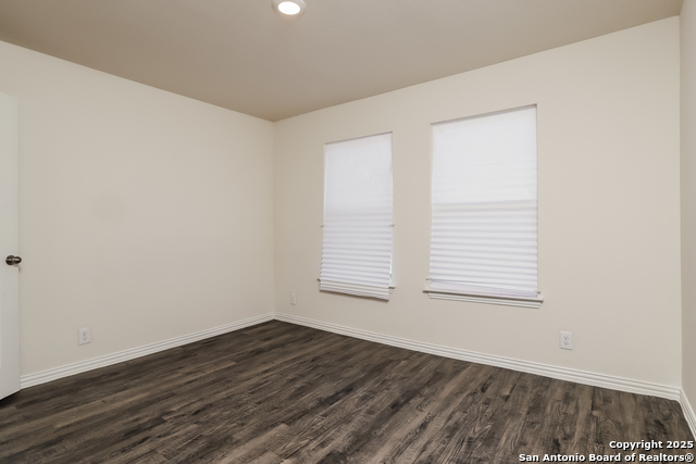 Image 16 of 21 For 1622 Saenz  