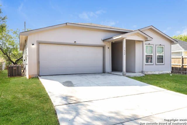 Image 2 of 21 For 1622 Saenz  