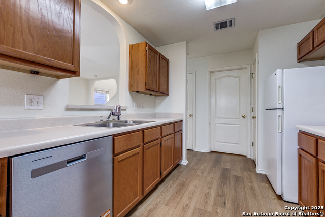 Image 14 of 33 For 59 Rainy Ave