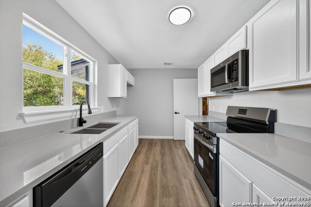 Image 2 of 11 For 119 Oxford Dr