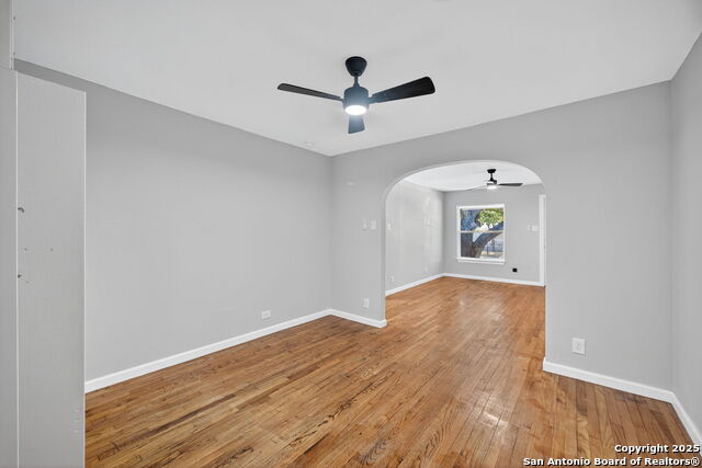 Image 4 of 11 For 119 Oxford Dr