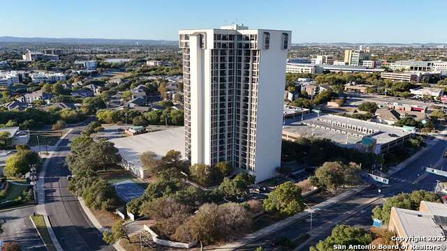 Image 4 of 20 For 7701 Wurzbach Rd 807