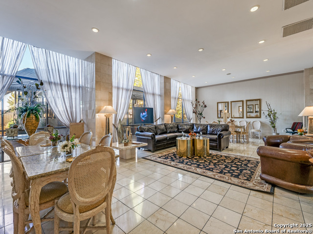 Image 7 of 20 For 7701 Wurzbach Rd 807