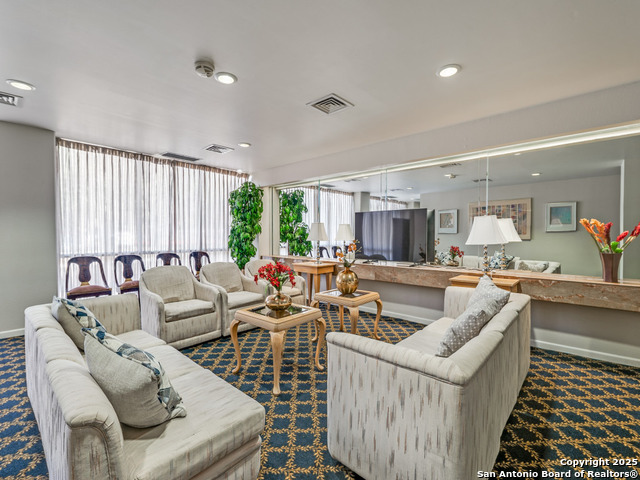 Image 8 of 20 For 7701 Wurzbach Rd 807