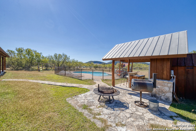 Listing photo id 17 for 38 Mountain Laurel