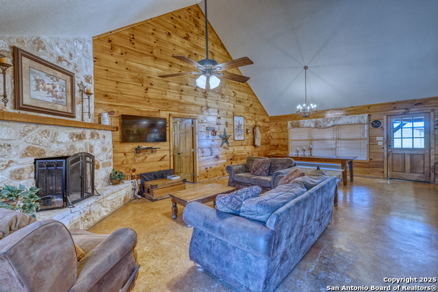 Listing photo id 22 for 38 Mountain Laurel